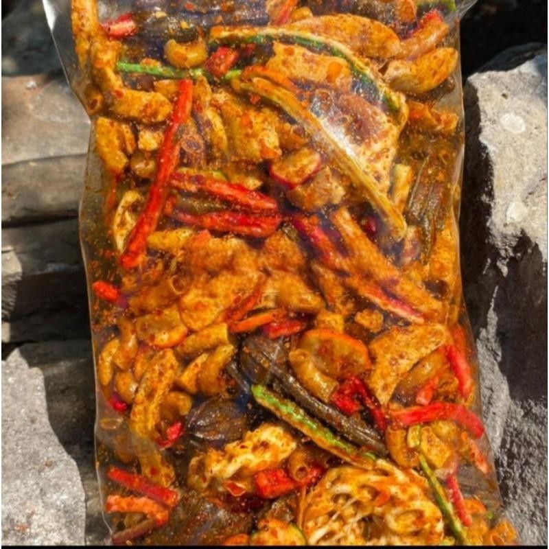 

Cemilan Seblak MIX KERUPUKBASRENG CAMPUR PEDAS DAUN JERUK 500 GRAM Makaroni Goreng Food