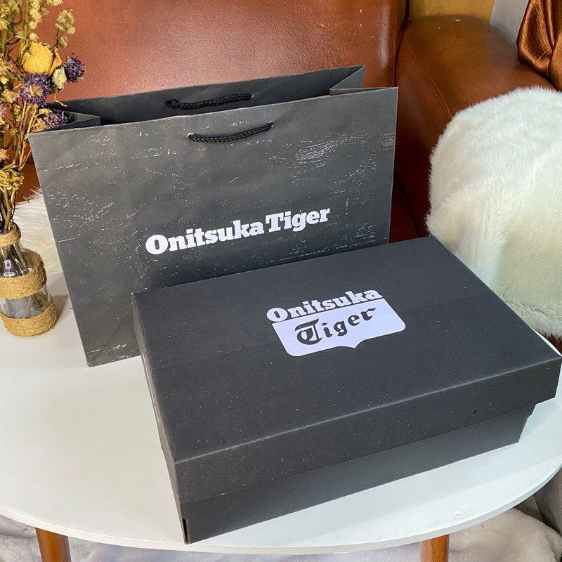 

Paper Bag Onitsuka Tiger bisa muat Box Sepatu Paperbag Mall