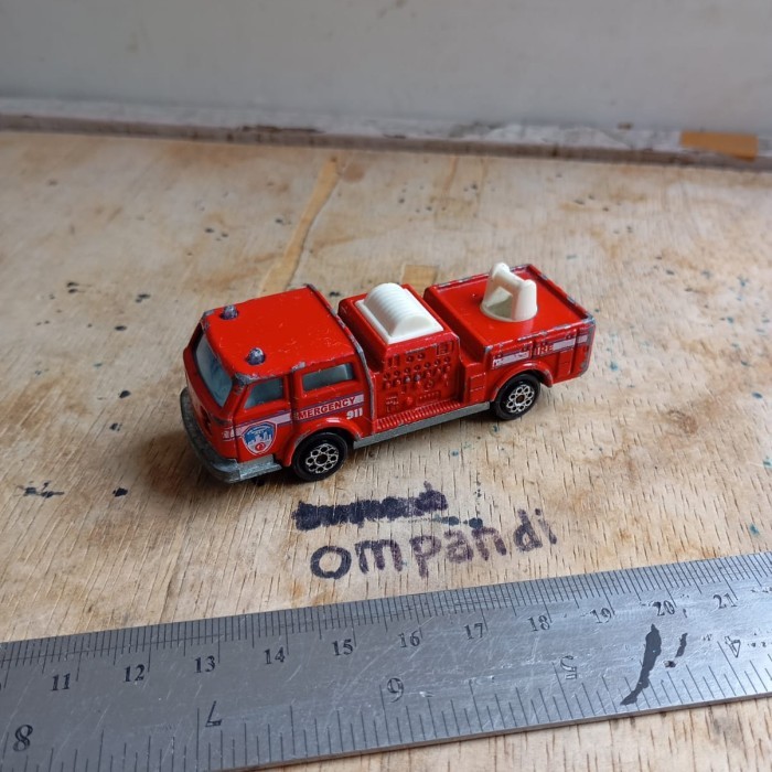 ZS34 diecast majorette pompier bekas