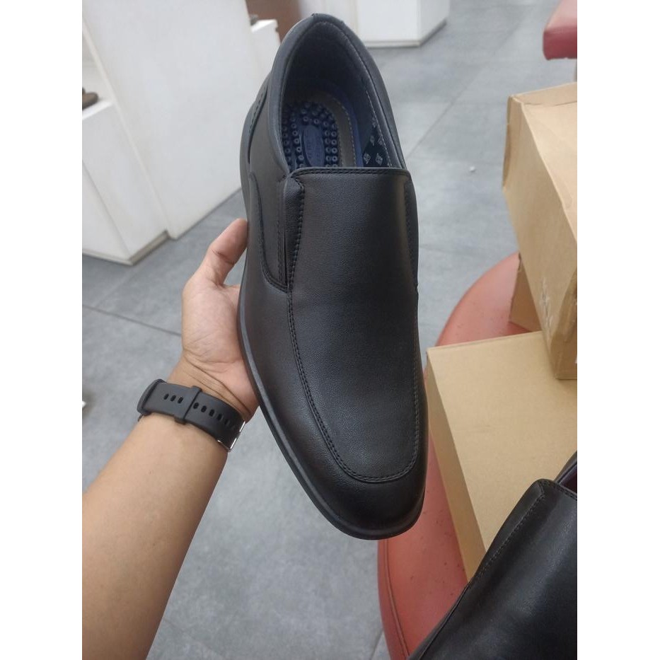 sepatu fantofel pria warna hitam produk bata comfit model terbaru - Hitam, 40