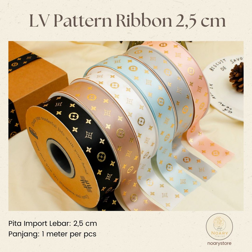 

LV Pattern Ribbon 2.5 CM / Pita Satin / Ribbon / Pita Import / Pita Bunga / Pita Kado / Pita Chiffon / Pita Termurah / Flower Ribbon / Florist Ribbon / Pita / Pita Grosir / Pita Besar Kecil Medium / Satin / OPP / Pita Tarik / Florist supply