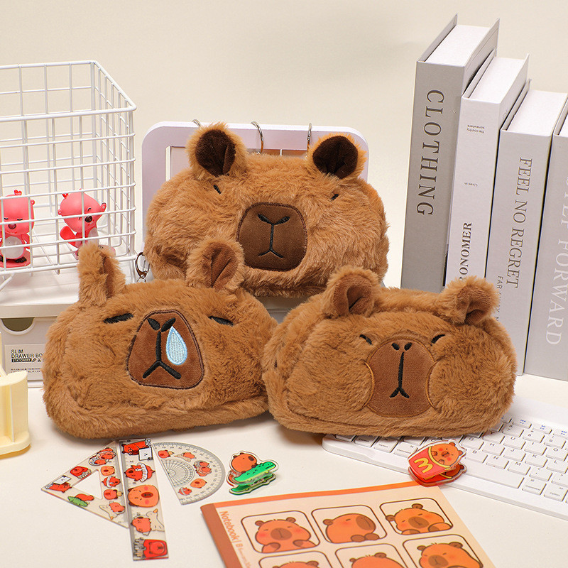 

Kotak Pensil Bulu Lucu Capybara/ Pouch /Tempat Makeup /Aesthetic /Korea Boneka /Fashion / Karakter /