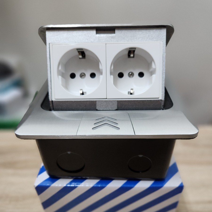 STOP KONTAK LANTAI TANAM ARDE 2 LUBANG / STOP KONTAK LANTAI 4 MODUL ARDE ARDE