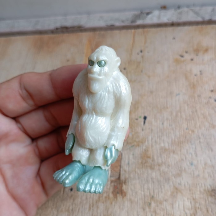 MAINAN figure hewan Yeti salju kode 01