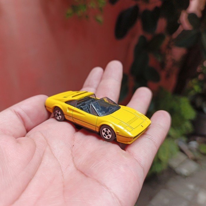 Hotwheels Ferrari 308 GTS Loose Black Wall Hot Wheels Miniatur Mainan Diecast