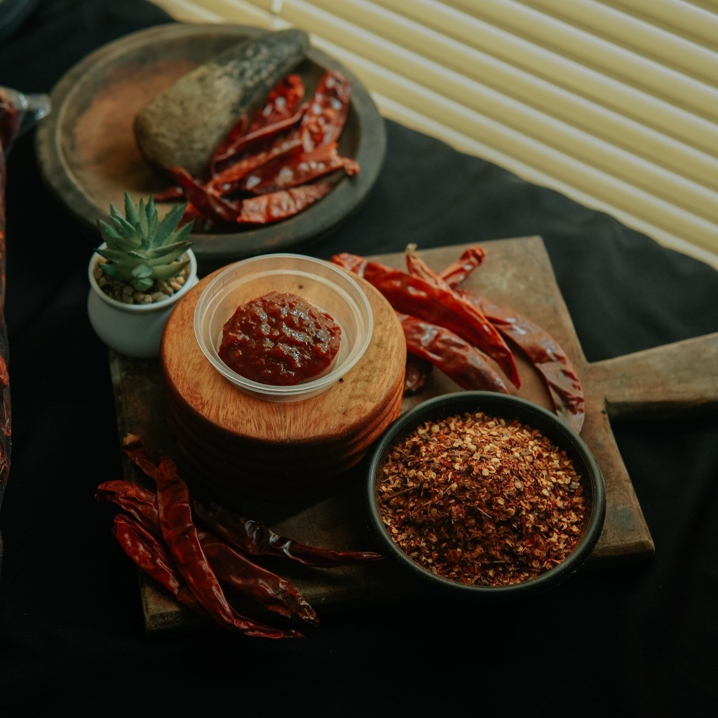 

Cabe Merah Kering 100 Gram – Pedas Alami, Kualitas Premium, Cocok untuk Masakan Nusantara