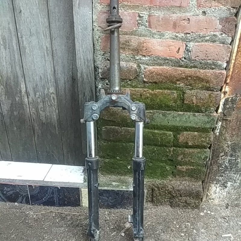 skok depan Honda grand,prima,komplit sak t.barang second original lepasan motor.