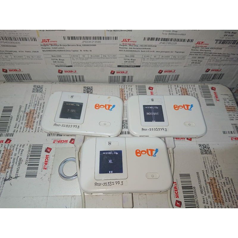 Modem Wifi Bolt Slim1 E5372s Mifi Smua Kartu 4G LTE B8'900Mhz (Minus LCD)