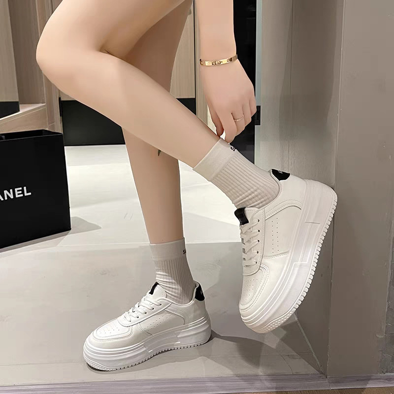 Sepatu Sneakers Wanita Casual Fashion Shoes LV0469