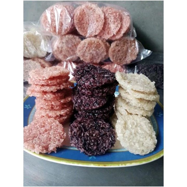 

Rengginang Mentah 500Gr Beras Ketan Asli - Rengginang Terasi,Bawang Putih,Ketan Hitam ( isi 25pcs )