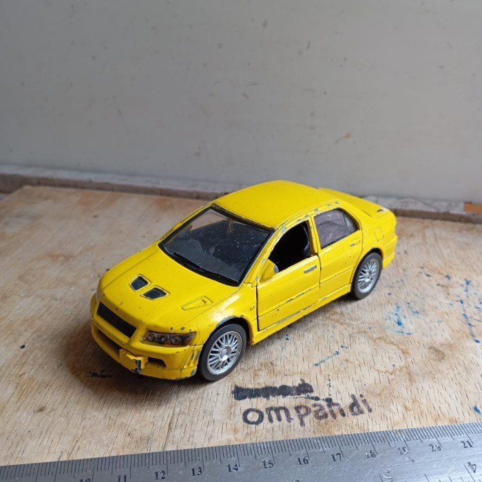 ZS34 diecast saico Mitsubishi Lancer Evo minus