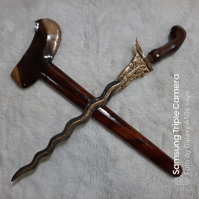 

KERIS NOGO SOSRO KINATAH KAMAROGAN MURAH