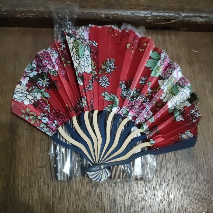 

Kipas jepang model kayu kain baru