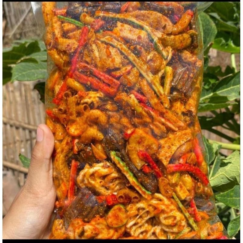 

Cemilan Seblak Kering Mix 1kg – Basreng, Siomay, Kerupuk Pedas Daun Jeruk