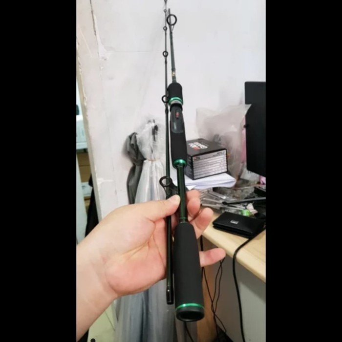 joran pancing aiwa shadow 150 180 cm