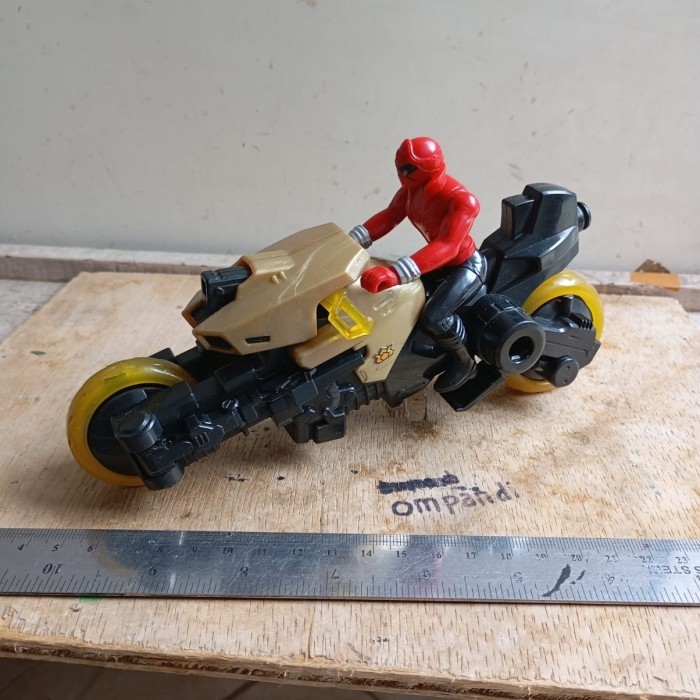 ZS34 figure power rangers dan motor