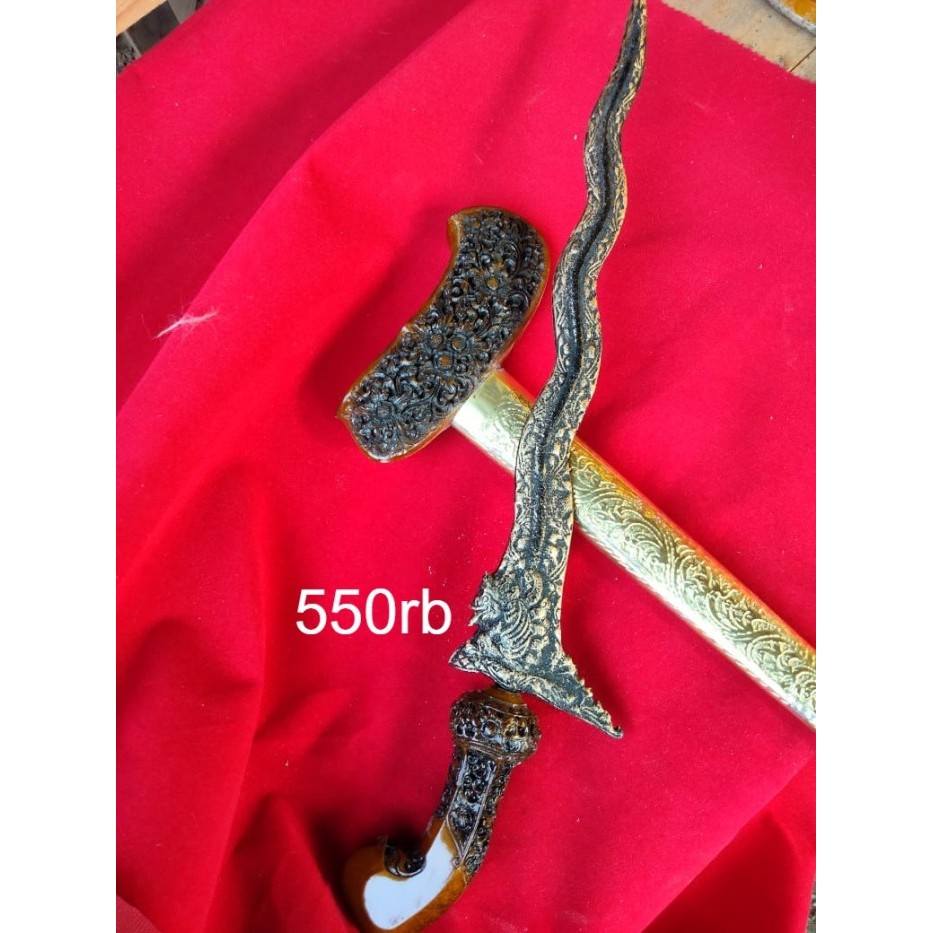 

keris sempono bungkem naga ambara kamarogan kinatah sepuh majapahit milik adipati benawa lengkap dengan gayam ukir kembang bl Keris sengkelat majapahit mataram kartosuro kartasura Surakarta Yogyakarta nagasasra sabuk inten keris kriss nogososro emas perun