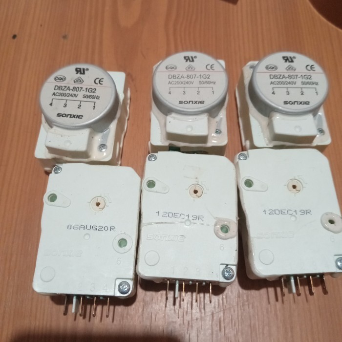 TIMER KULKAS 2PINTU POLYTRON ORIGINAL DBZA-807-1G2 sonxie