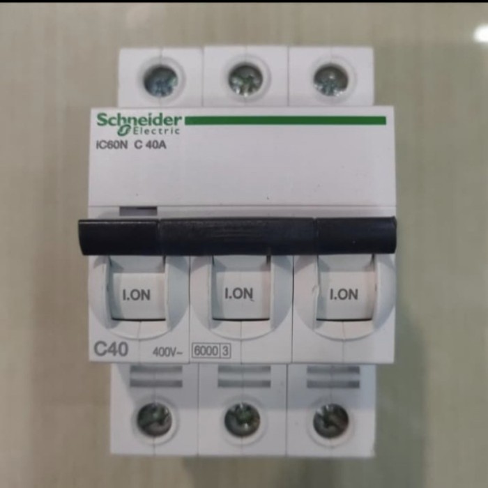 mcb ic60n 3p 40a schneider