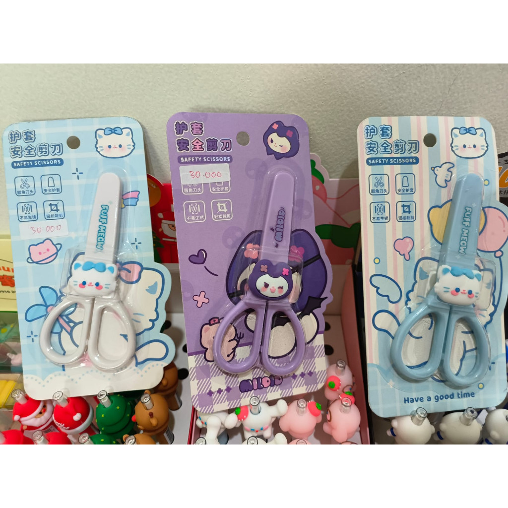 

Sanrio gunting kuromi