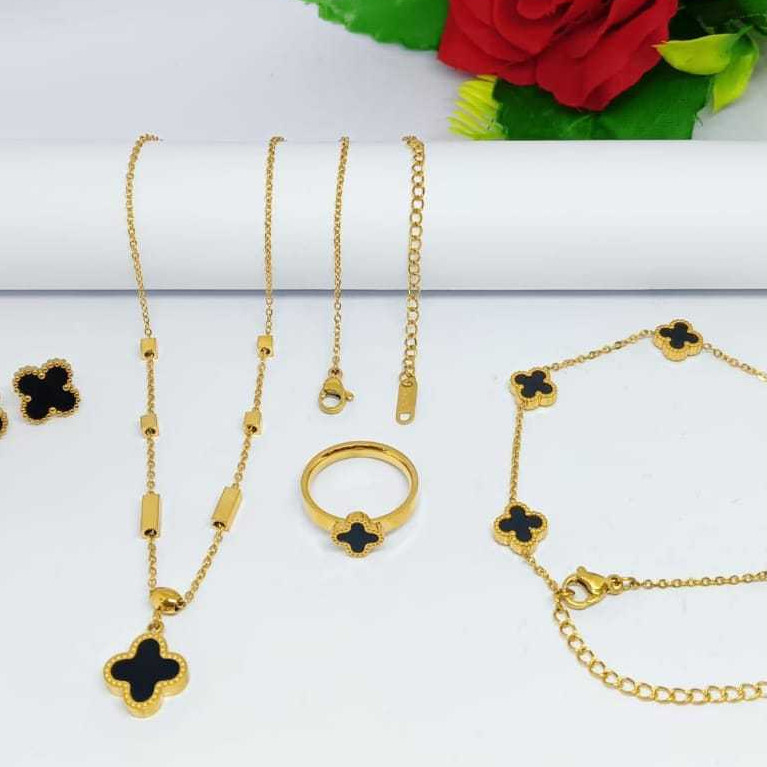 Set Kalung Gelang Cincin Anting Titanium Wanita Bunga Clover 1 Anti Karat