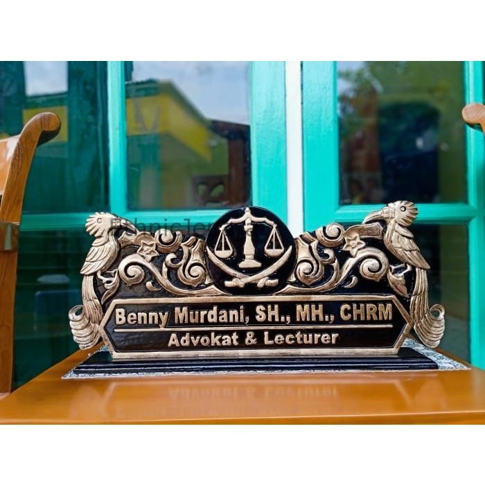 

PAPAN NAMA / PAPAN NAMA MEJA KERJA / CUSTOM UKIR + TEMPAT BOLPOIN Termurah Seindonesia EJ4354
