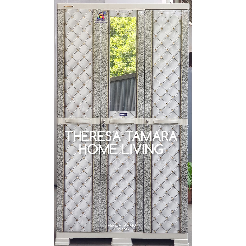 LEMARI NAPOLLY 388 JKTI  3 PINTU GAMIS – 8 RAK TAHAPAN FULL GANTUNGAN HANGER GAMIS + KUNCI LEMARI