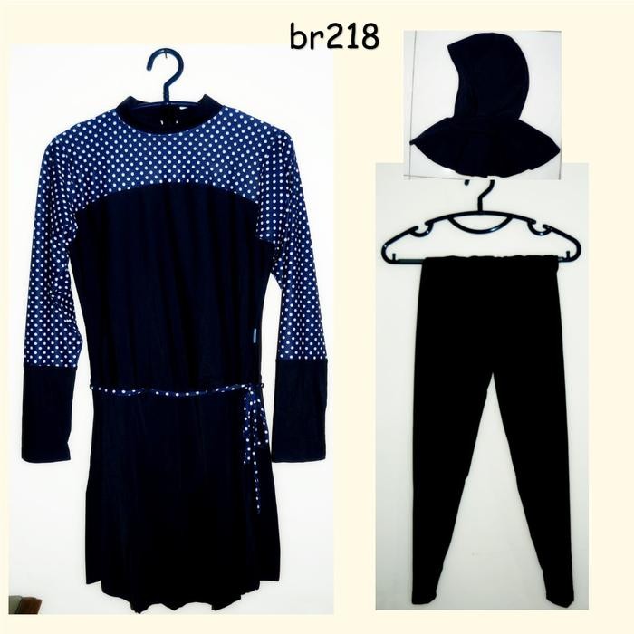 Baju renang muslimah motif polkadot