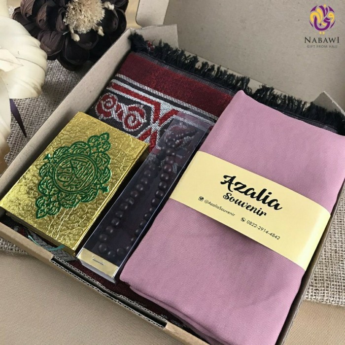 

Best Seller parsel ramadan Hampers Kado Cewek Sajadah Al Quran Jilbab Tasbih ultah
