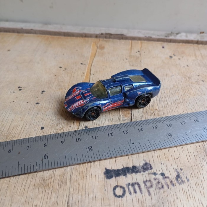 MAINAN hot wheels diecast chaparral 2D bekas