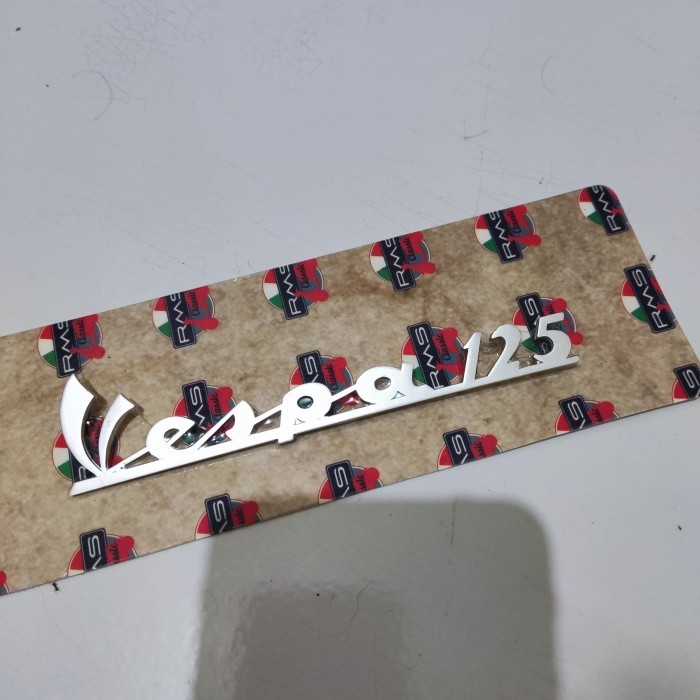 ATECH99 Emblem Depan Latin Emblem Sayap Vespa Primavera 125