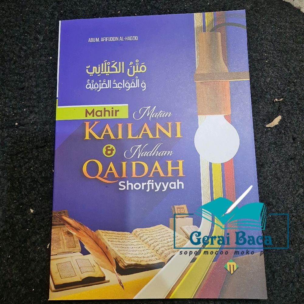 

Matan Kailani & Nadhom Qaidah Shorfiah Terjemah Tiga Bahasa Quran Mushaf