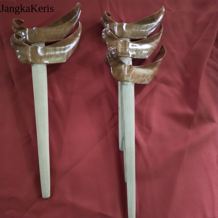 ladrang kayu telesium antik manis