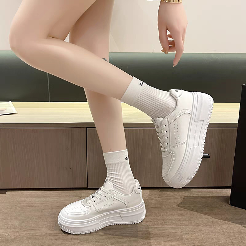 Sepatu Sneakers Wanita Casual Fashion Shoes LV0469