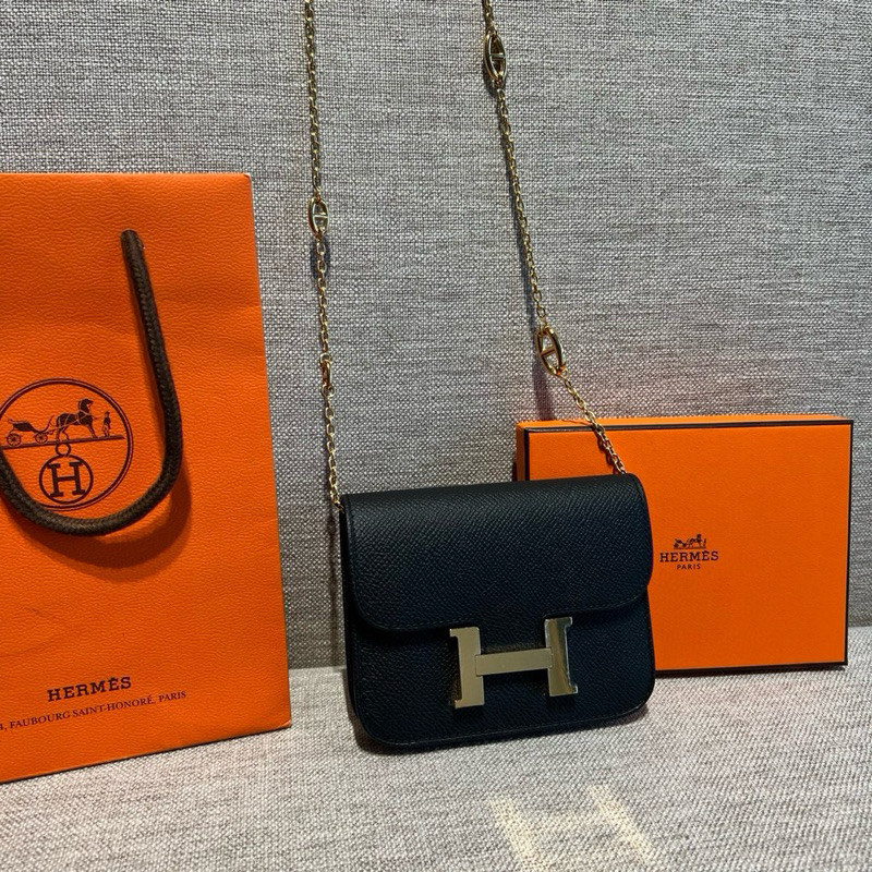 Pre Order 2 Weeks Tas Wanita Kulit Asli HMS Constance Slim Wallet with Pig Nose Chain – Timeless Ele