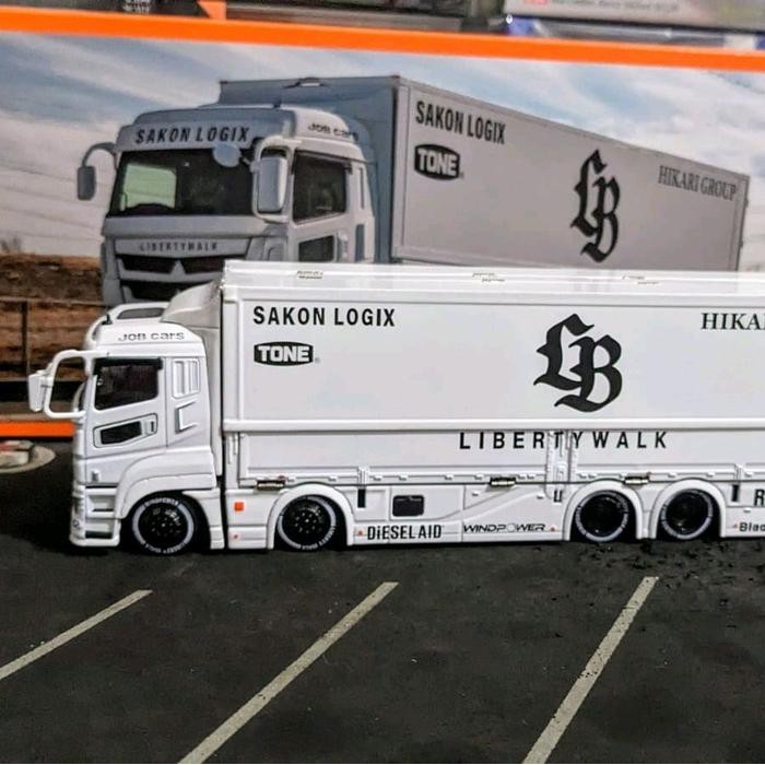 HJ99 Diecast GCD LBWK Mitsubishi Fuso Super Great LB Truck Transporter Sakon Logix White
