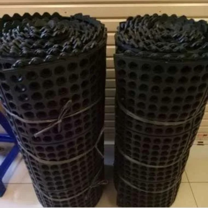 karet lubang alas kamar mandi