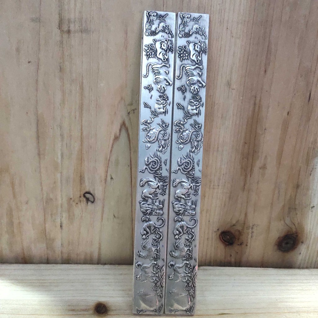 

Antique miscellaneous items, retro and vintage, white copper plated with silver, twelve zodiac zodiac rulers, a pair of exquisit