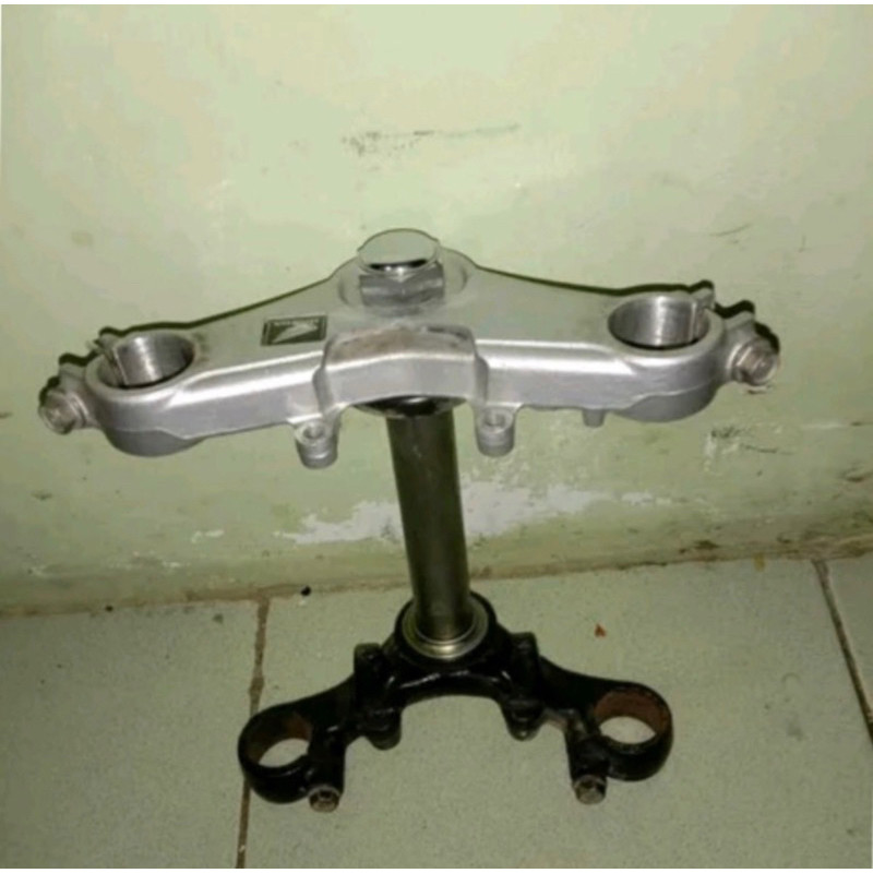 segitiga atas bawah honda cbr 150r old thailand karburator