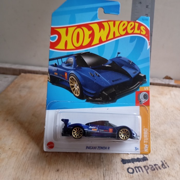 MAINAN hot wheels pagani zonda r biru