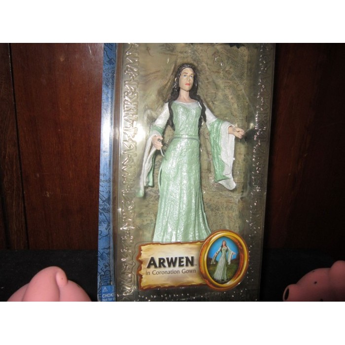 Arwen in Coronation Gown Toybiz The Lord of The Rings Figure