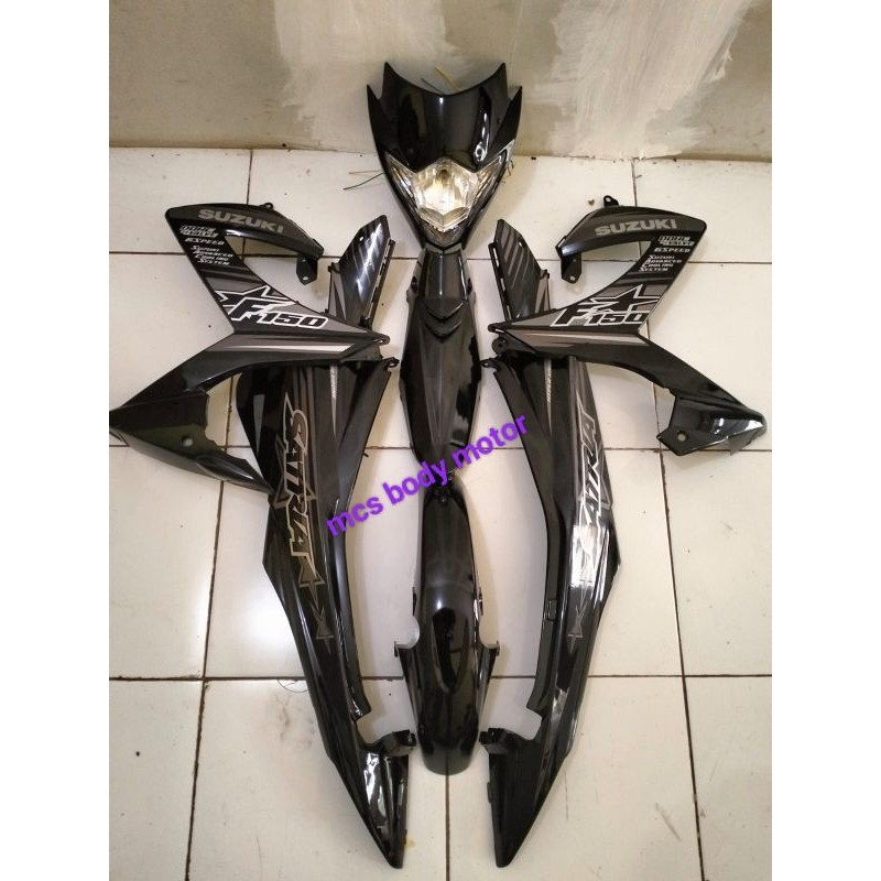peket cover body halus motor Suzuki Satria Fu facelift warna hitam plus striping bodi belakang facel