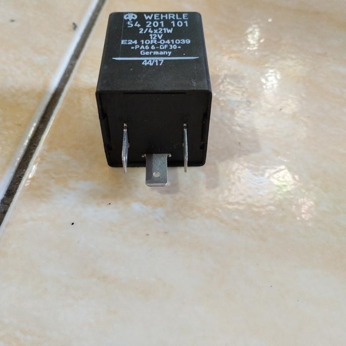 SALE flaser/relay sign BMW E30 61311371907