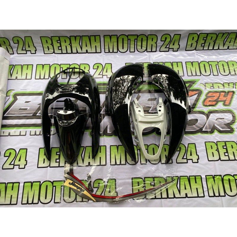 Cover body full halus Honda Scoopy Karbu Hitam