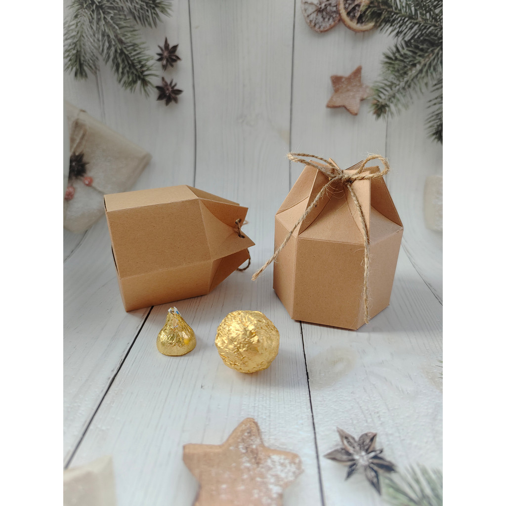 

10 pieces of kraft paper with hemp rope hexagonal packaging box, candy box, gift packaging box