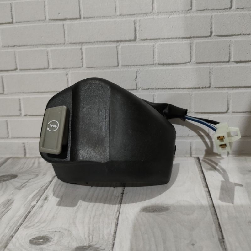 SAKLAR KANAN HOLDER KANAN  MIO J, MIO M3, MIO GT, MIO Z, XEON RC