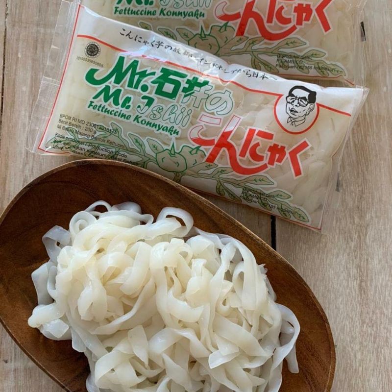 

Mr ishii Fettucine Wet Shirataki Konnyaku / Shirataki Basah Kwetiau / Kuetiaw Shirataki Konyaku