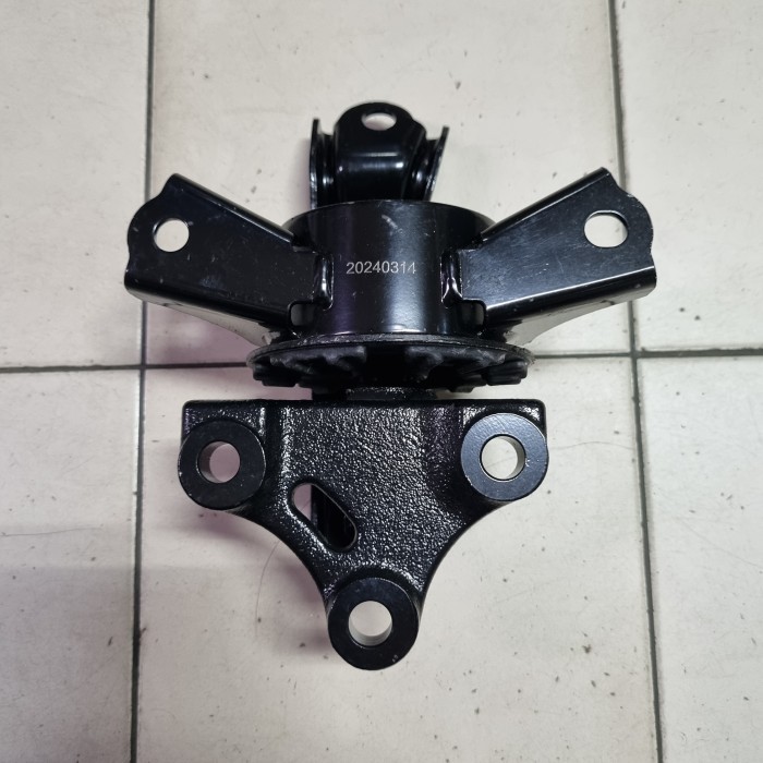 Engine Monting Kiri Transmisi Manual Mitsubishi Mirage