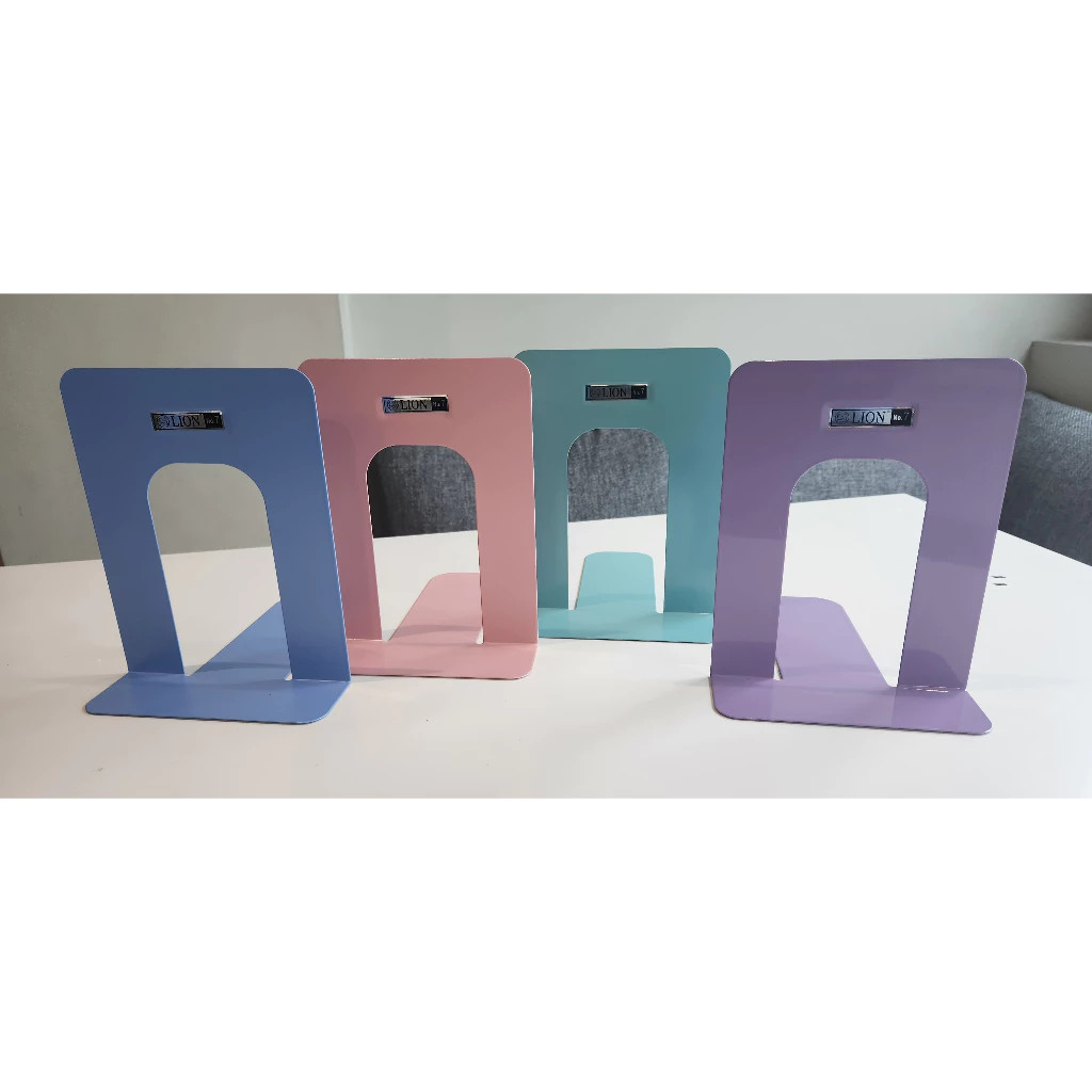 

LION PEMBATAS BUKU BESI NO.7