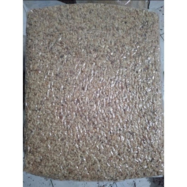 

10 kg BB3 kacang mede menir/mede pecah kecil